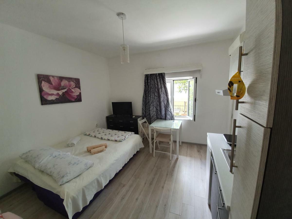 Studio Apartments Ilija Kotor Eksteriør bilde